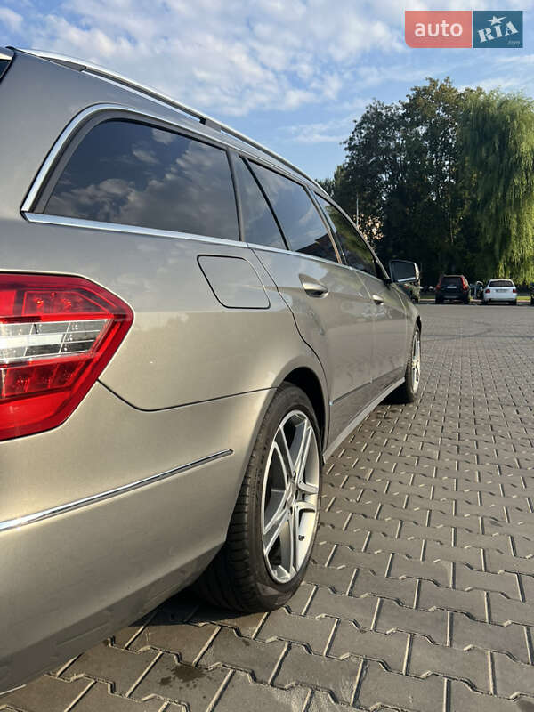 Универсал Mercedes-Benz E-Class 2011 в Луцке
