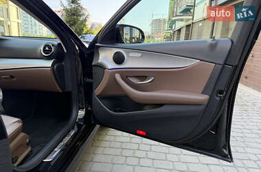 Седан Mercedes-Benz E-Class 2017 в 