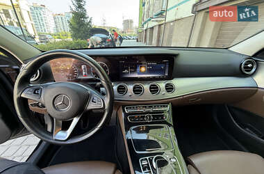 Седан Mercedes-Benz E-Class 2017 в 