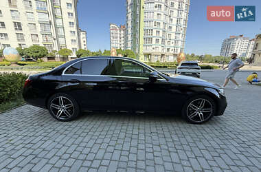 Седан Mercedes-Benz E-Class 2017 в 