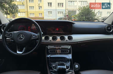 Седан Mercedes-Benz E-Class 2017 в 