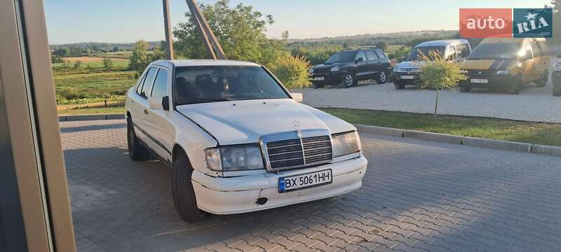 Седан Mercedes-Benz E-Class 1987 в Шумске фото 12 Седан Mercedes-Benz E-Class 1987 в Шумске