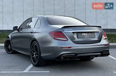 Седан Mercedes-Benz E-Class 2018 в 