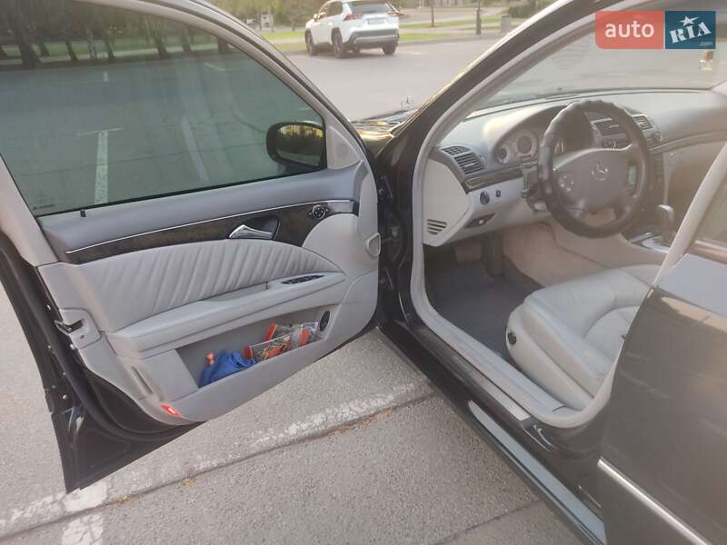 Седан Mercedes-Benz E-Class 2003 в Кривом Роге