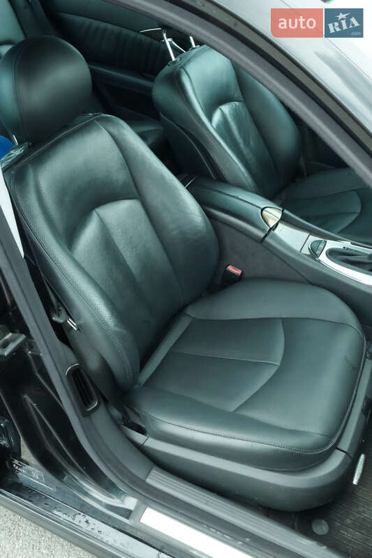 Седан Mercedes-Benz E-Class 2002 в Киеве