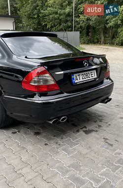 Седан Mercedes-Benz E-Class 2002 в 