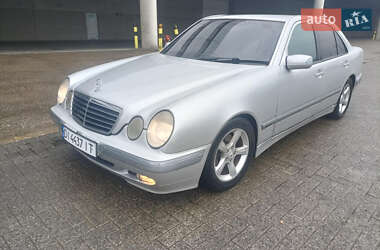 Седан Mercedes-Benz E-Class 2001 в Львове
