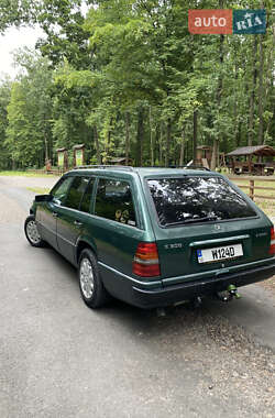 Универсал Mercedes-Benz E-Class 1995 в  фото 8 Универсал Mercedes-Benz E-Class 1995 в