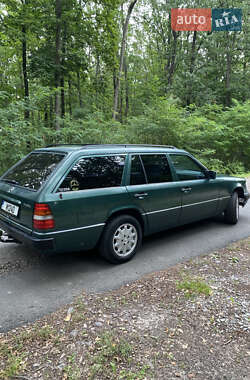 Универсал Mercedes-Benz E-Class 1995 в  фото 5 Универсал Mercedes-Benz E-Class 1995 в