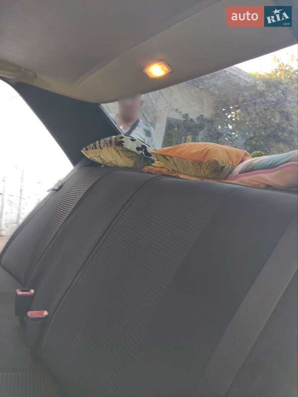 Седан Mercedes-Benz E-Class 1987 в Надвірній