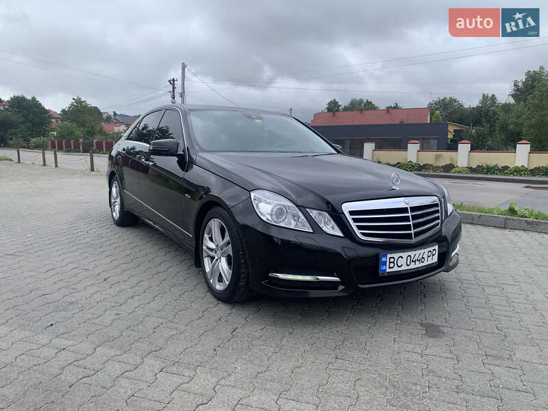 Седан Mercedes-Benz E-Class 2010 в 