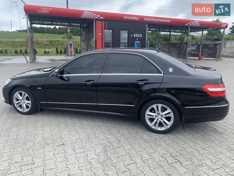 Седан Mercedes-Benz E-Class 2010 в Львове