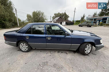 Седан Mercedes-Benz E-Class 1988 в 