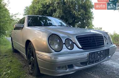 Седан Mercedes-Benz E-Class 2003 в Ровно