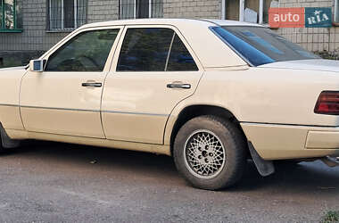 Седан Mercedes-Benz E-Class 1992 в Житомирі