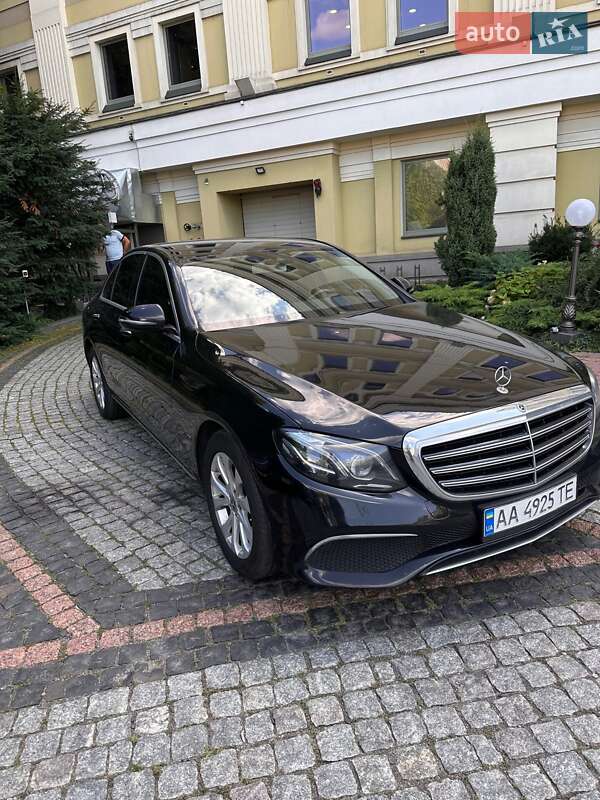 Седан Mercedes-Benz E-Class 2018 в Києві