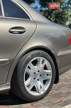 Седан Mercedes-Benz E-Class 2007 в 