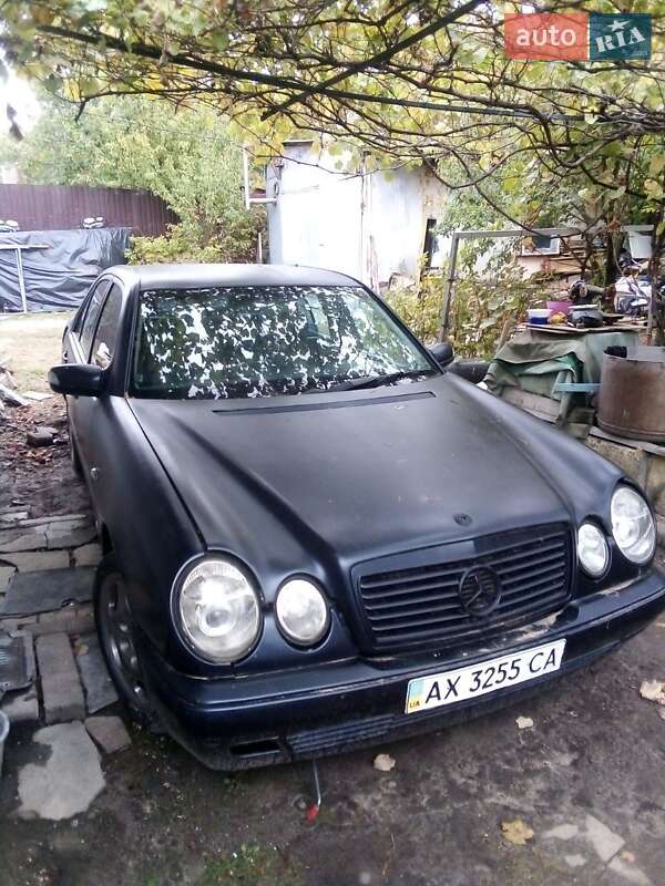 Седан Mercedes-Benz E-Class 1998 в Харькове