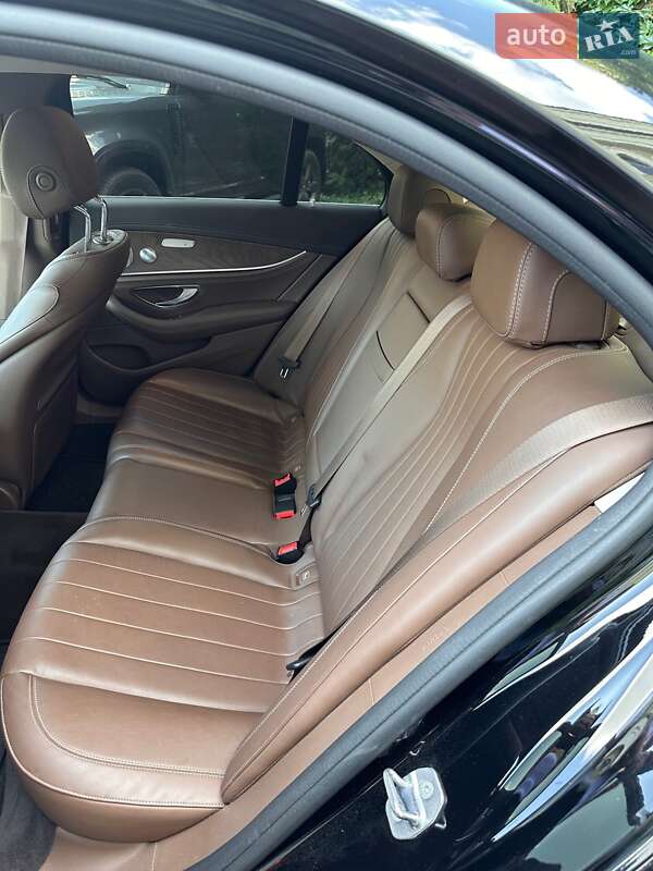 Седан Mercedes-Benz E-Class 2018 в Києві