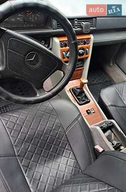 Седан Mercedes-Benz E-Class 1994 в 