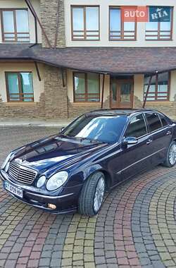 Седан Mercedes-Benz E-Class 2002 в Ивано-Франковске