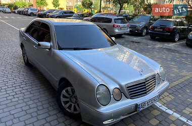 Седан Mercedes-Benz E-Class 2001 в Виннице