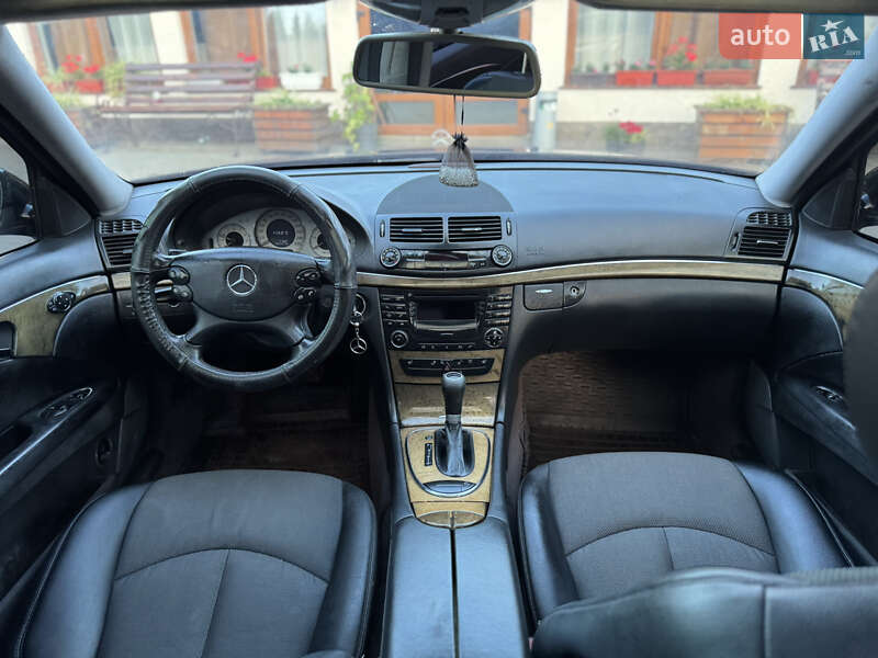 Седан Mercedes-Benz E-Class 2007 в Иршаве