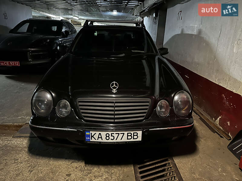 Седан Mercedes-Benz E-Class 2000 в Киеве