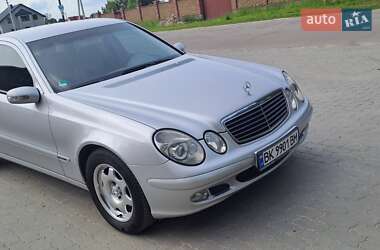 Седан Mercedes-Benz E-Class 2004 в 