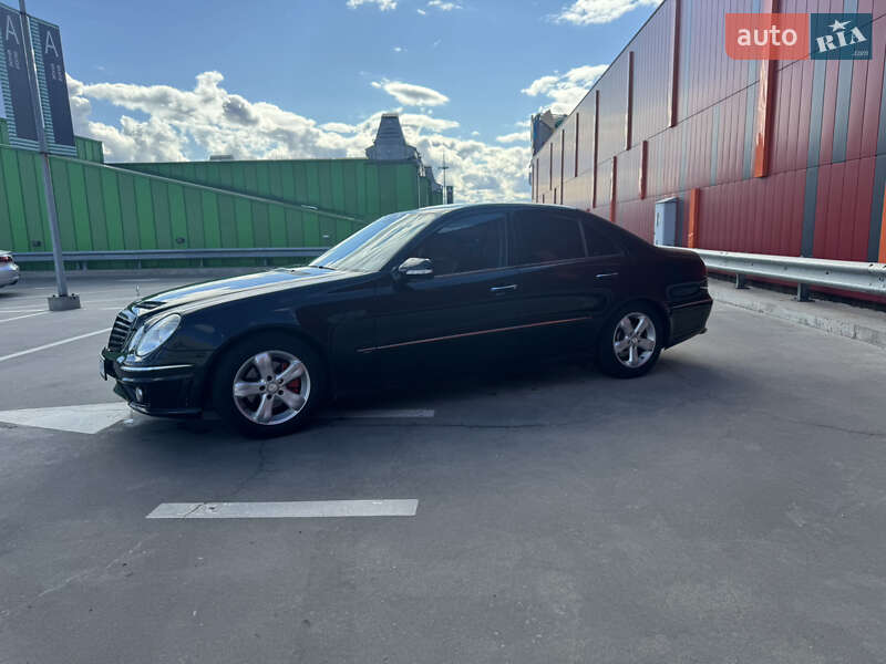 Седан Mercedes-Benz E-Class 2006 в Киеве