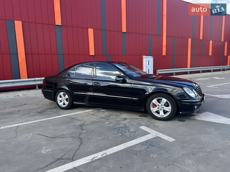 Седан Mercedes-Benz E-Class 2006 в Киеве