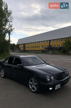 Седан Mercedes-Benz E-Class 2000 в 