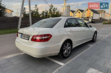 Седан Mercedes-Benz E-Class 2011 в 