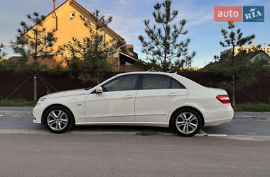 Седан Mercedes-Benz E-Class 2011 в 