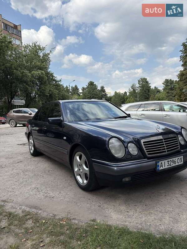 Седан Mercedes-Benz E-Class 1998 в 