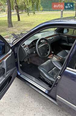 Седан Mercedes-Benz E-Class 1998 в 