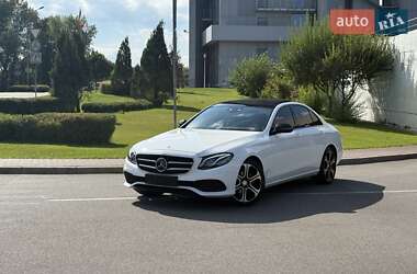 Седан Mercedes-Benz E-Class 2017 в Киеве