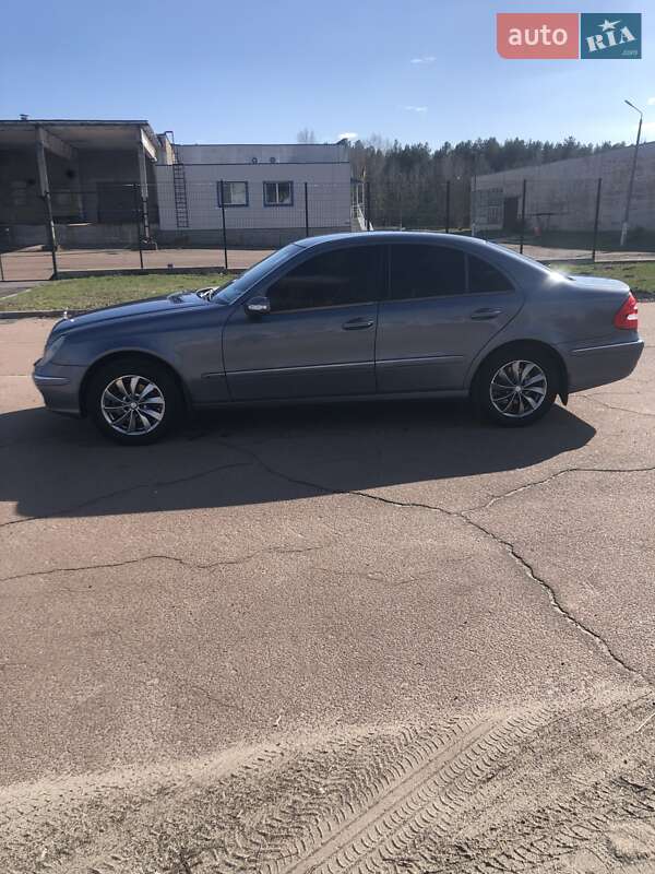 Седан Mercedes-Benz E-Class 2005 в Славутичі