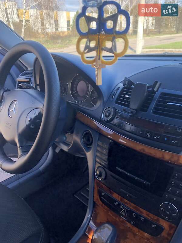 Седан Mercedes-Benz E-Class 2005 в Славутичі