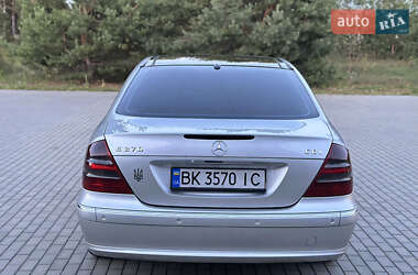 Седан Mercedes-Benz E-Class 2002 в 