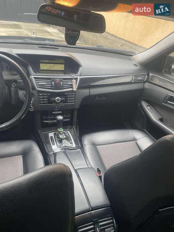 Седан Mercedes-Benz E-Class 2010 в Крайниково