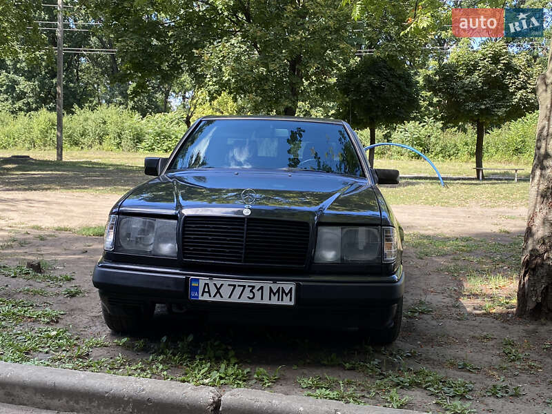 Седан Mercedes-Benz E-Class 1992 в 