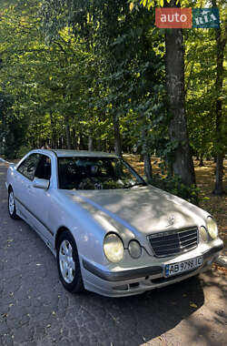 Седан Mercedes-Benz E-Class 2000 в Жмеринці