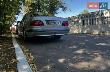 Седан Mercedes-Benz E-Class 2000 в 