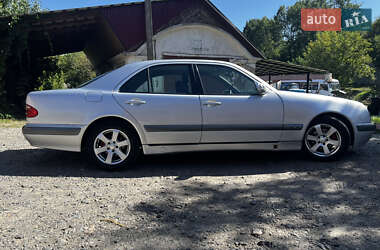 Седан Mercedes-Benz E-Class 2000 в 