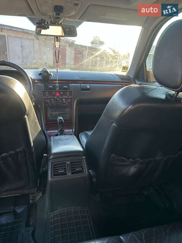 Седан Mercedes-Benz E-Class 2001 в Івано-Франківську фото 15 Седан Mercedes-Benz E-Class 2001 в Івано-Франківську