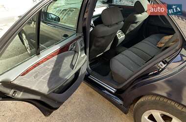 Седан Mercedes-Benz E-Class 2001 в 