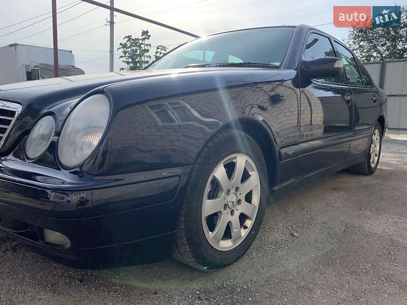 Седан Mercedes-Benz E-Class 2001 в П'ятихатках
