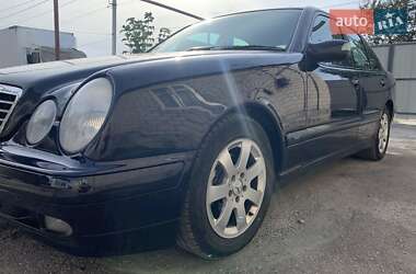 Седан Mercedes-Benz E-Class 2001 в 