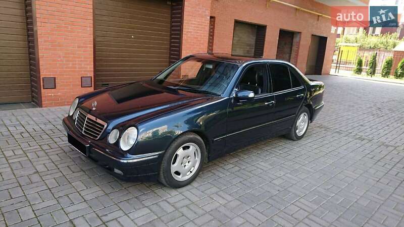 Седан Mercedes-Benz E-Class 2000 в Черкассах